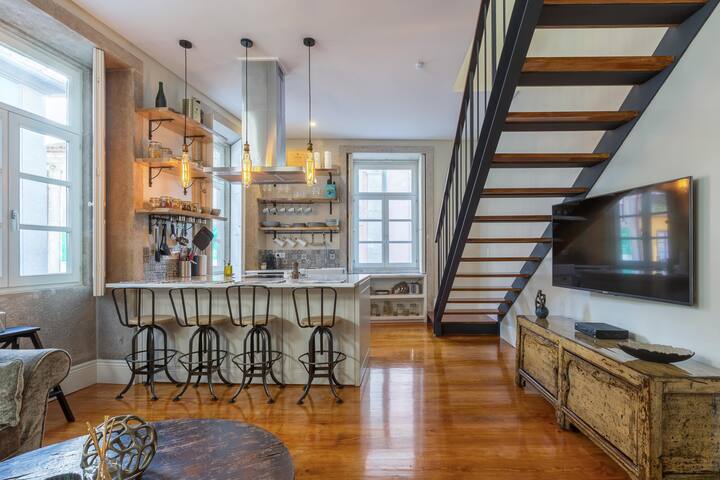 Stylish Downtown Porto Duplex 2br Walk everywhere!