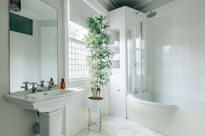 The Brontë Residence: 4BR Penthouse Knightsbridge gallery image 3