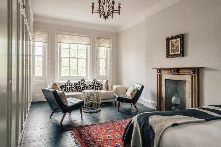 The Brontë Residence: 4BR Penthouse Knightsbridge gallery image 5