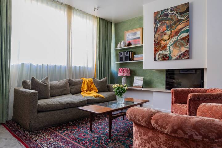 St Luke’s Mews III by onefinestay