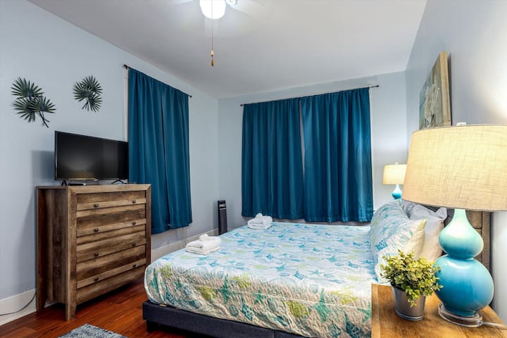 chumba cha kulala cha ghorofa ya juu, chenye mapazia ya kuzima