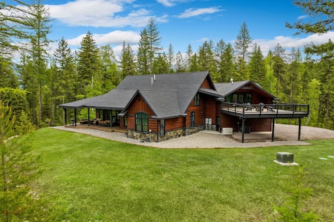 Minutes to Glacier | Mountain Retreat w/ Game Room