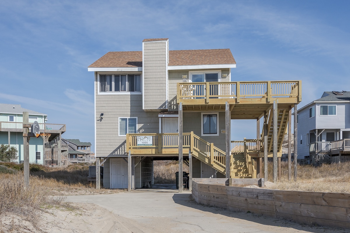 South Nags Head Retreat w/ Ocean Views
