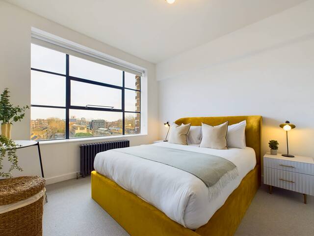 Spacious and Bright Apartment by Tech City gallery image 4