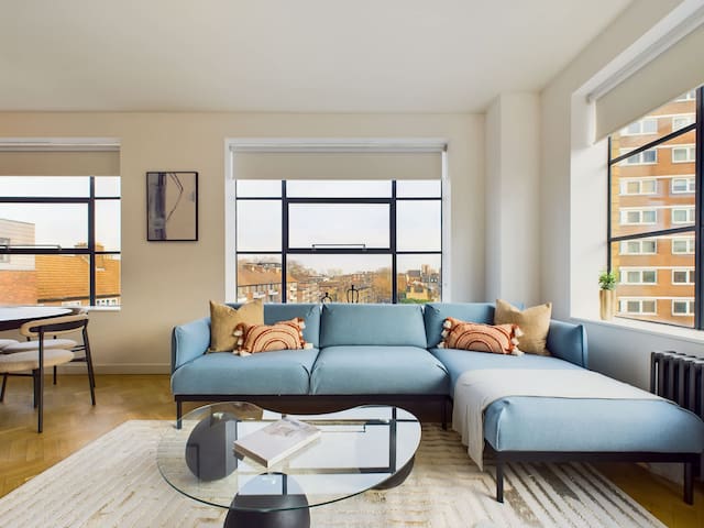 Spacious and Bright Apartment by Tech City gallery image 3