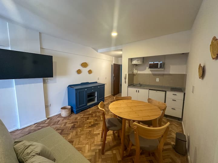 Kitnet no Microcentro perto de Tribunales e teatros