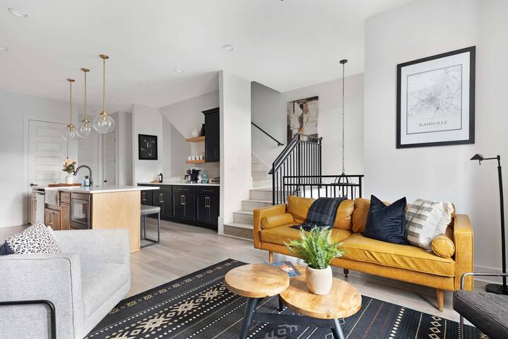 The Camellia & The Bluestem – 2 homes, 8 bedrooms gallery image 3