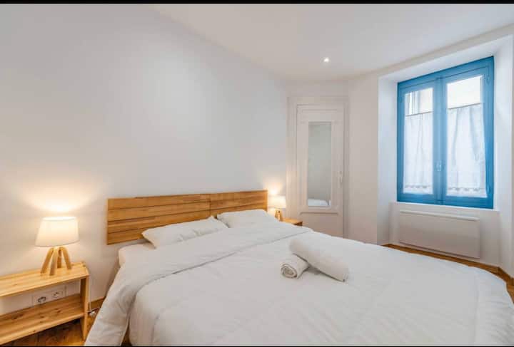 Chambre 1 lit king- size  180 cm