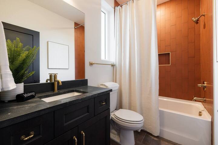 The Zee at Hydes Ferry gallery image 5