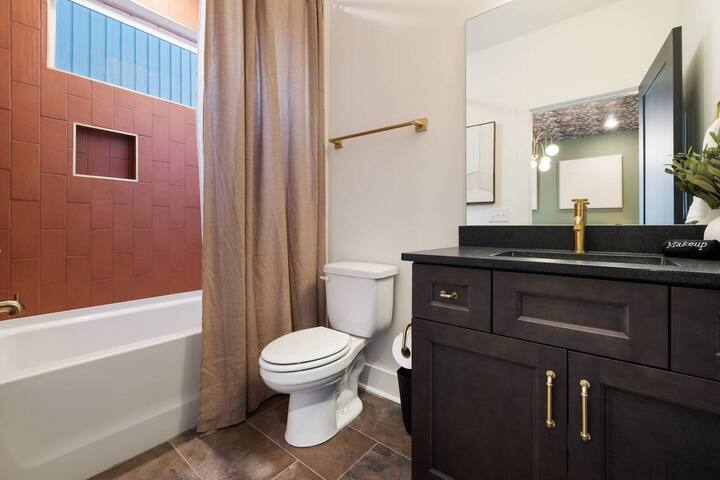 The Zee at Hydes Ferry gallery image 4