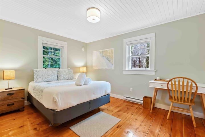 Habitación grande y luminosa + espacio de trabajo