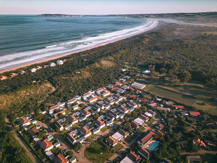 The Dunes Coastal Retreat  Pool & Beach Access - Keurboomstrand