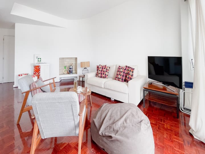 Fabulous Sea View 2-bedroom Apartment In Lagos - Lagos