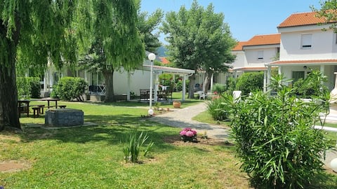 Apartments Villas Corinthia - 100m from the Beach