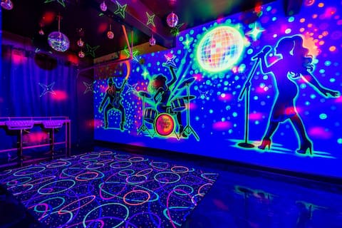 Creekside Luxe Manor,HotTub,Cinema,Speakeasy,Sauna