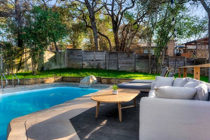 Upscale Zilker Gem | Pool, Spa & Two Kitchens gallery image 3