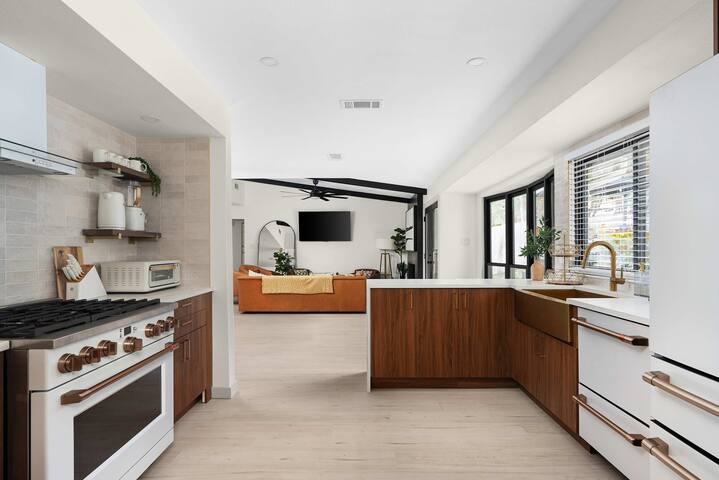 Upscale Zilker Gem | Pool, Spa & Two Kitchens gallery image 5