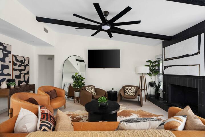 Upscale Zilker Gem | Pool, Spa & Two Kitchens gallery image 2