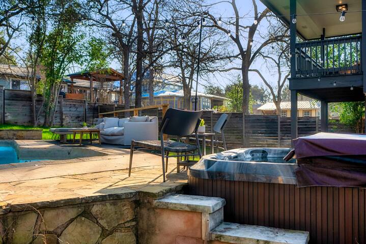 Upscale Zilker Gem | Pool, Spa & Two Kitchens gallery image 4
