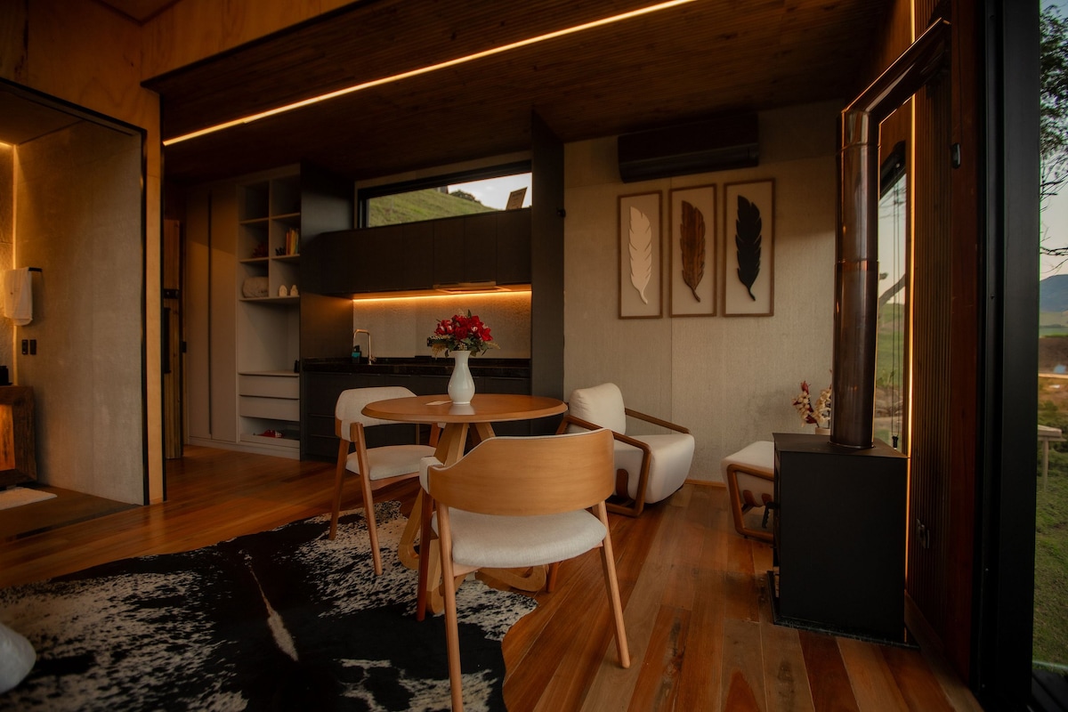 Top Airbnb: Tekoá Cabin - Glass ceiling and movie screen in Gonçalves