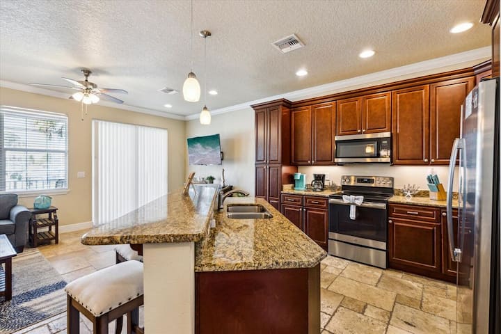 Dream Vacation Townhouse - Near Beach & Marina - Merritt Island, FL