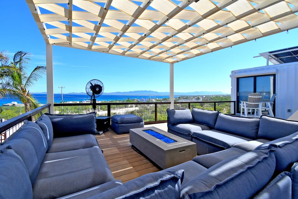 30 Knots, a container house on the Sea of Cortez, El Sargento, Baja California Sur, Mexico, photo 3 of 10