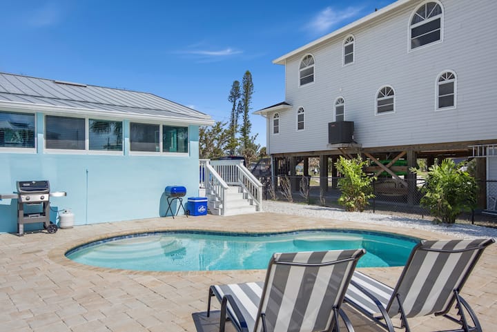 Updated Vintage House-private Pool-blue Lizard - Fort Myers Beach, FL