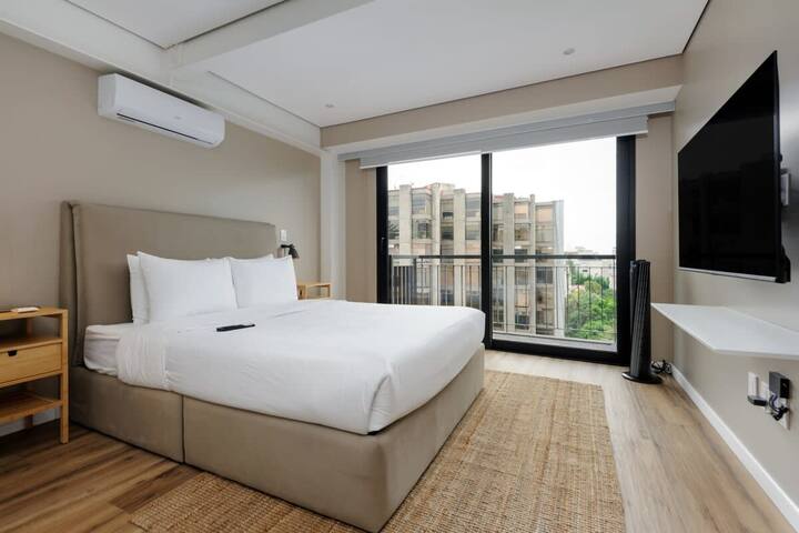 w* | Bright 2BR Duplex with Balcony in Condesa gallery image 2