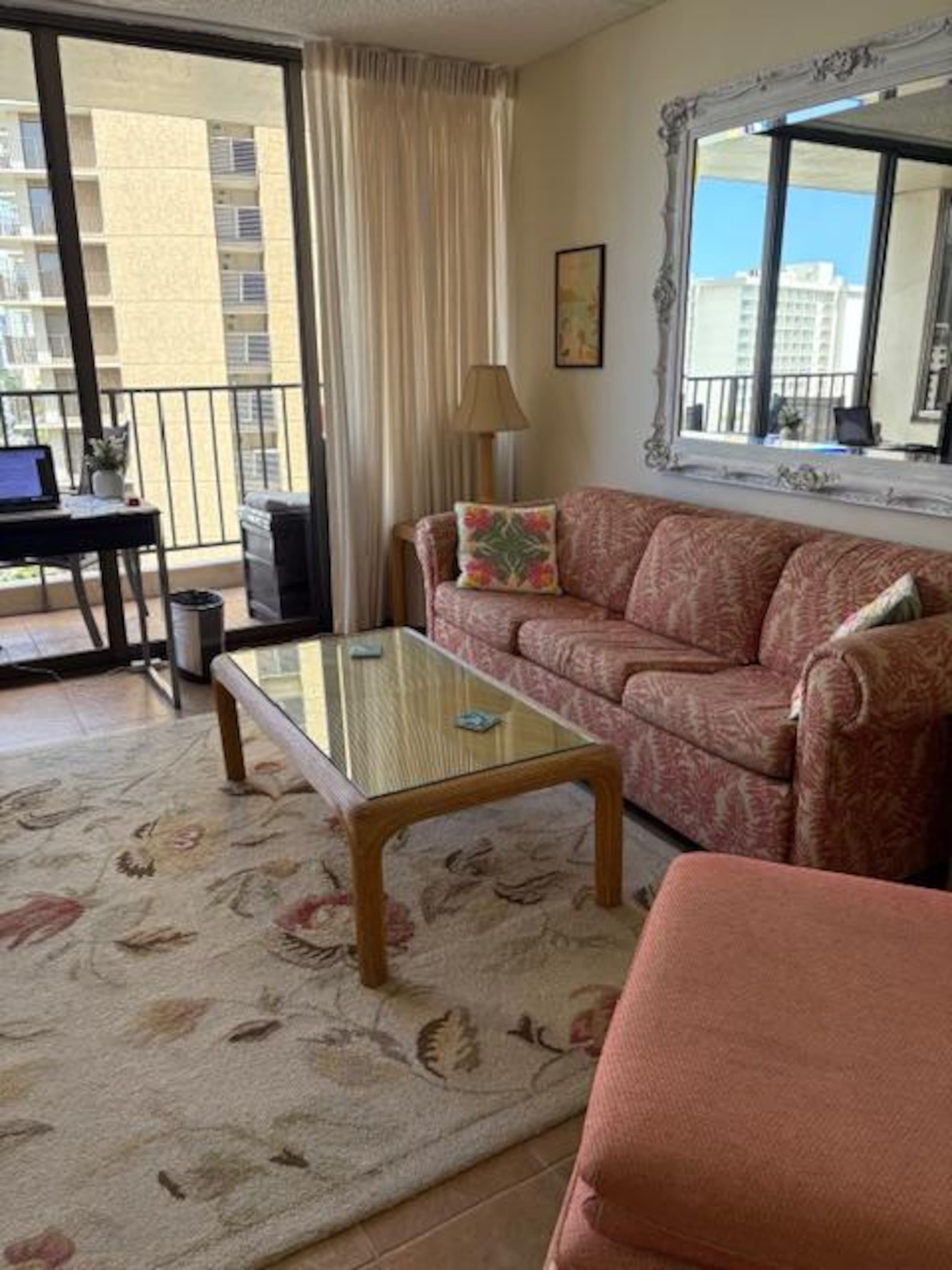 Condo in Honolulu · ★4.96 · 1 bedroom · 2 beds · 1 private bath - Image 5