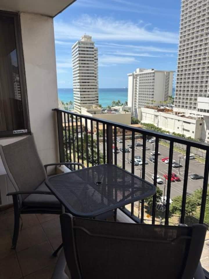 Waikiki Banyan 1 Bedroom With Parking! - Diamond Head Beach Park, HI
