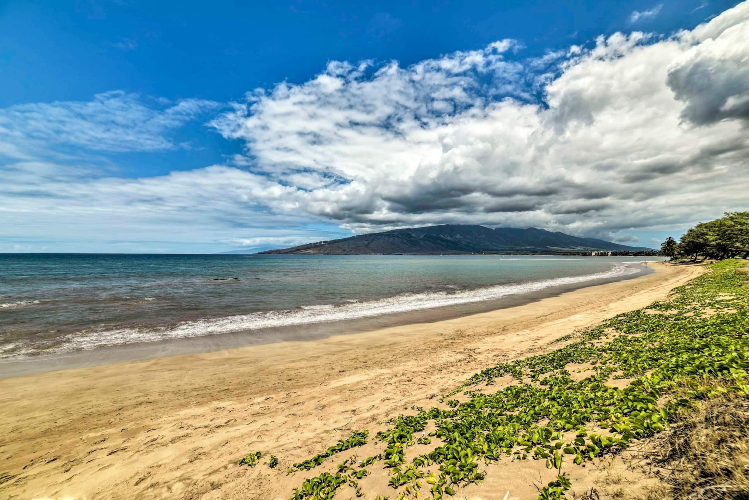 Steps to Sugar Beach! - Image 18