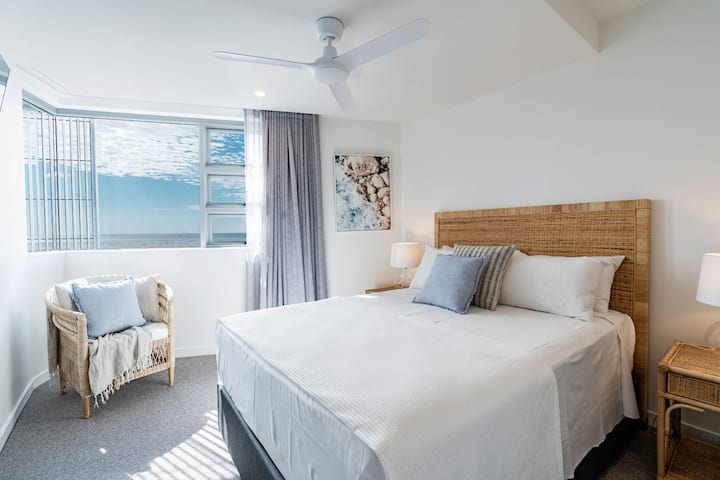 Главна спалня със самостоятелна баня