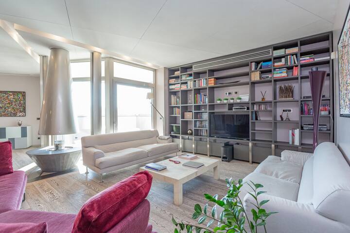 Vatican Exclusive Penthouse w Terrace and Parking gallery image 3