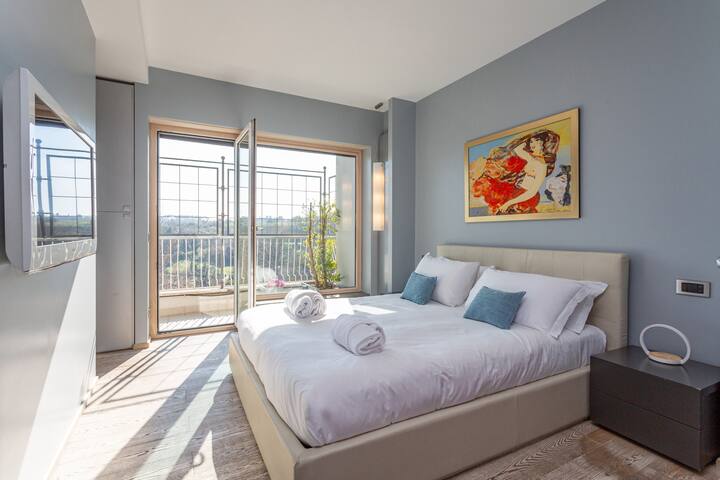 Vatican Exclusive Penthouse w Terrace and Parking gallery image 2