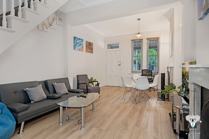 Kozyguru | Surry Hills | Classic Terraced House - Moore Park