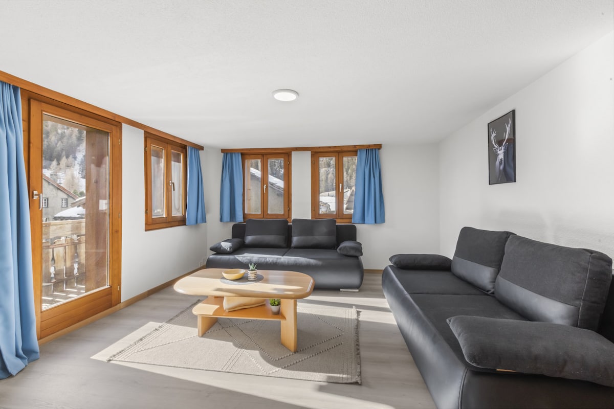 Top performing Airbnb: Saastal (Saas-Grund) – 6 People, View & Private Parking in Saas Grund