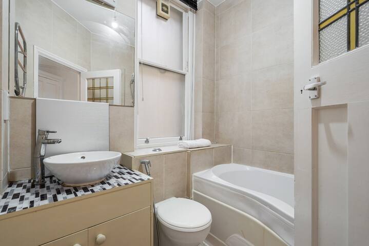 Elegant 2-Bedroom Apartment Marylebone High Street gallery image 4