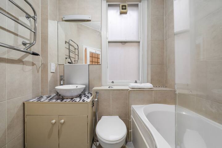 Elegant 2-Bedroom Apartment Marylebone High Street gallery image 5