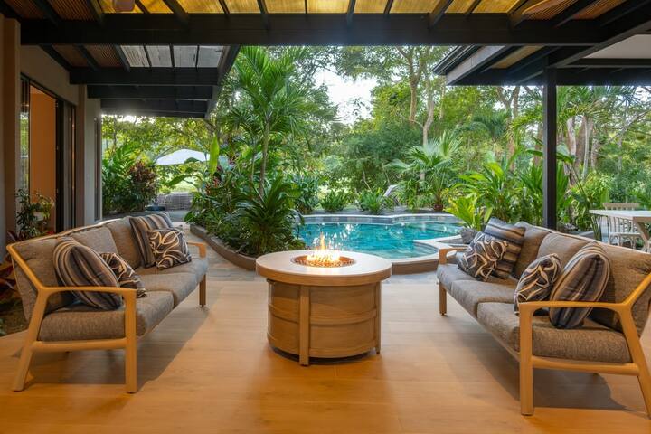 Luxury Villa-3 Mins to Beach-Fully Staffed