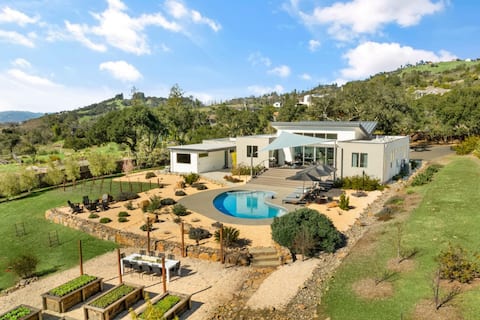 Luxury Retreat with Panoramic Views