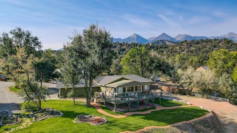 River Place Retreat- Perfect Retreat for Large Gro