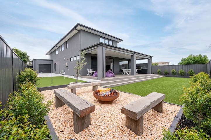 Rigby Retreat at St Leonards