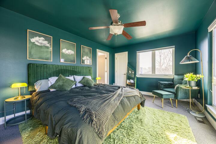 Group Luxury: Heated Pool, Rooftop Spa, Fire Pits gallery image 5