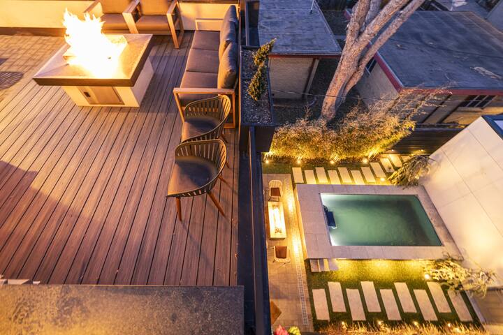 Group Luxury: Heated Pool, Rooftop Spa, Fire Pits