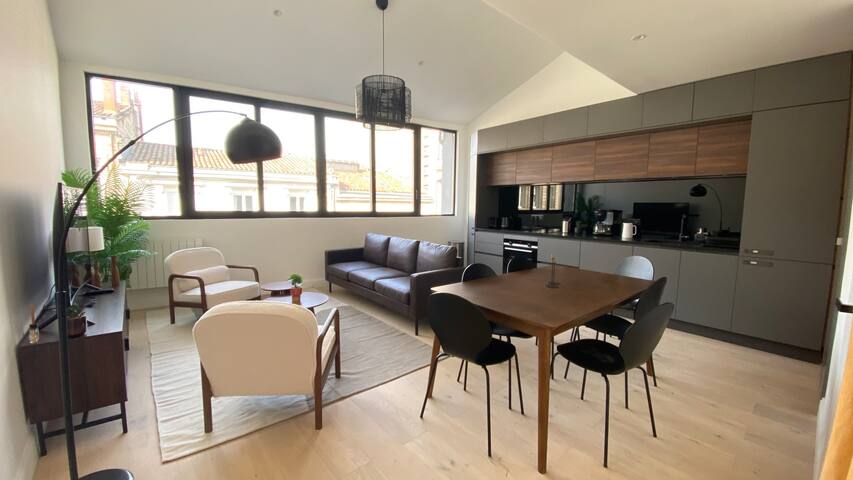 Prestigious duplex in the heart of the Golden