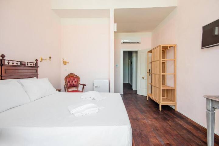 Carafa Palace gallery image 3