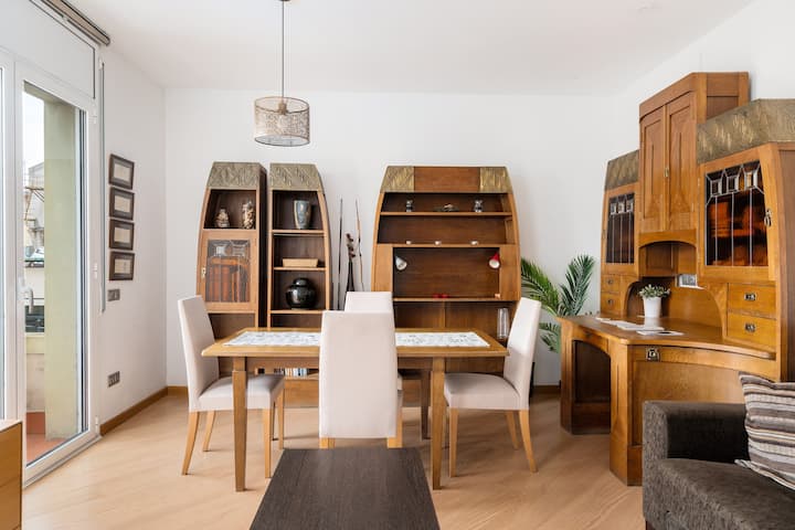 Family Apartment in Barcelona Downtown