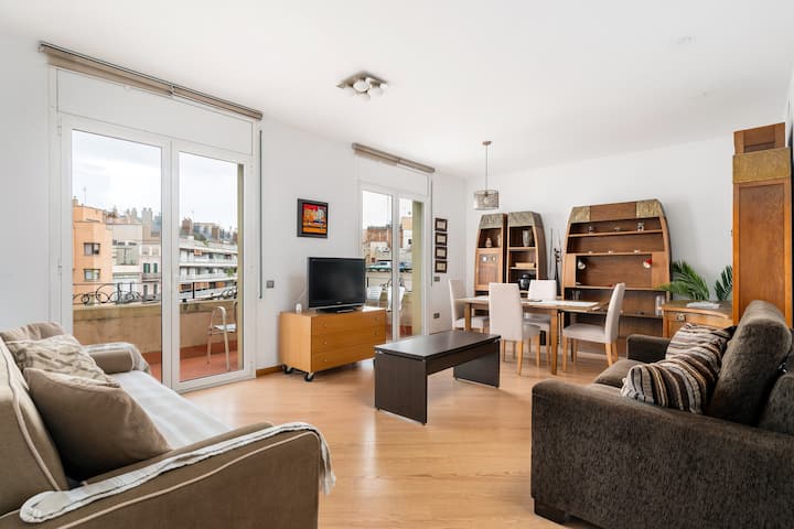 Family Apartment in Barcelona Downtown