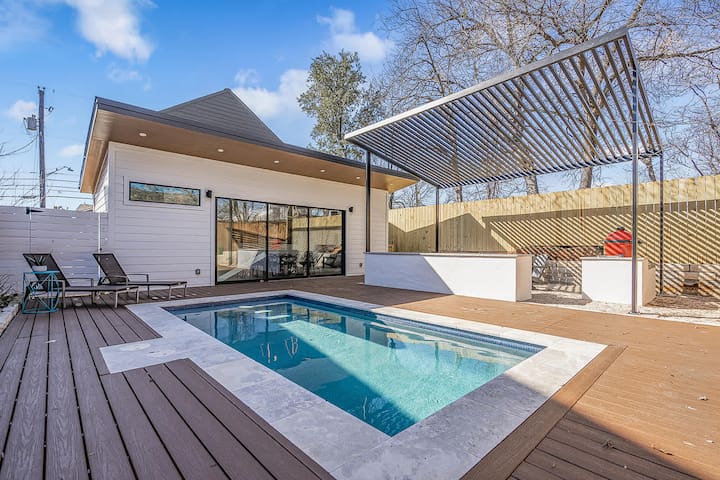 Avant-Garde Oasis: Pool, Cabana, BBQ & Fire Pit