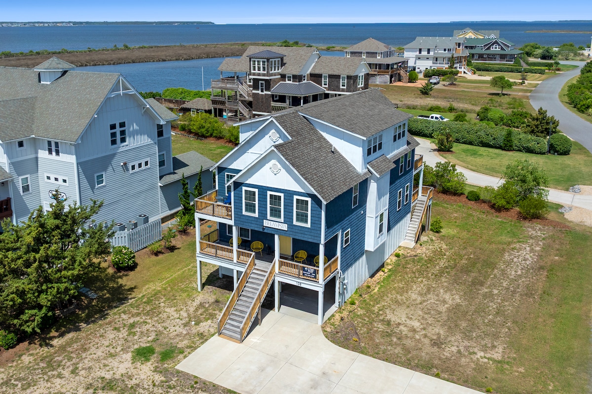 Bela Vista: Stunning Water Views, Hot Tub, Pets OK
